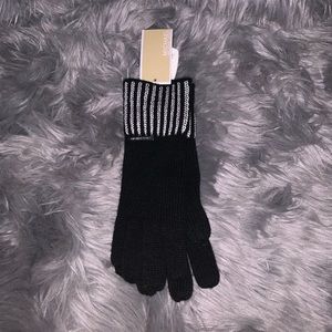 MICHAEL Michael Kors Accessories - Michael Michael Kors Knit Gloves MICHAEL Michael Kors Accessories - Michael Michael Kors Knit Gloves